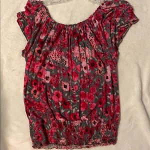 off the shoulder flower T-shirt